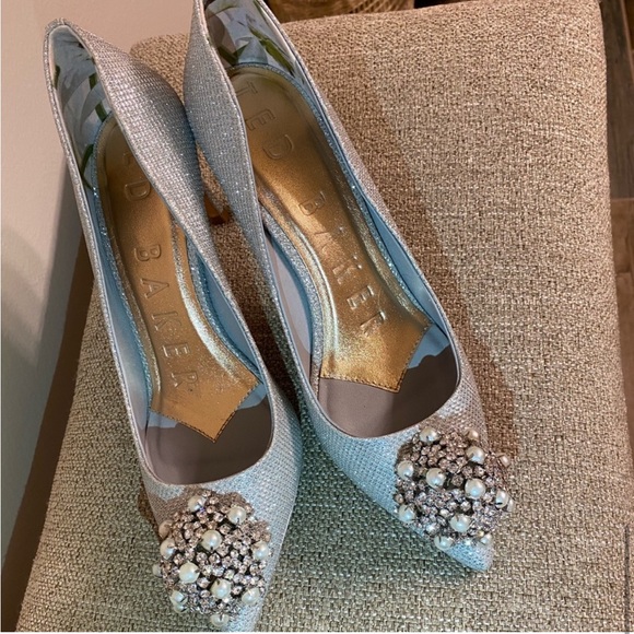 Ted Baker Darlill Metallic Brooch Heel Pump Silver Ted Baker London - Picture 10 of 16